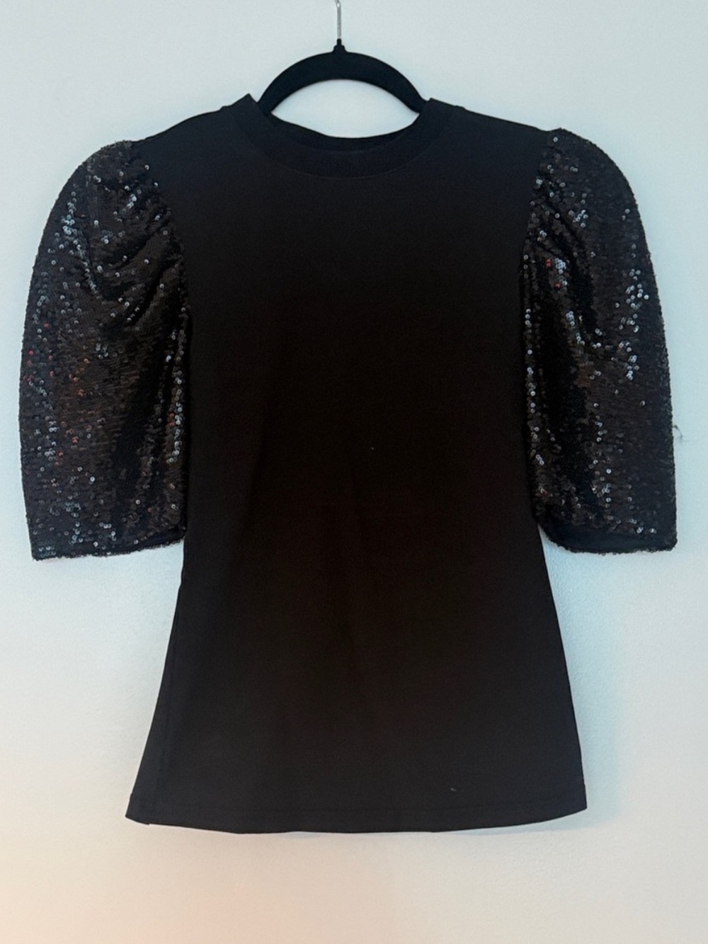 Cinq a Sept Black Puff Sleeve Sequin Top